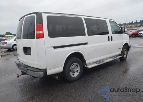 2005 Chevrolet Express из США, поврежденный, VIN 1GAHG35U851244033